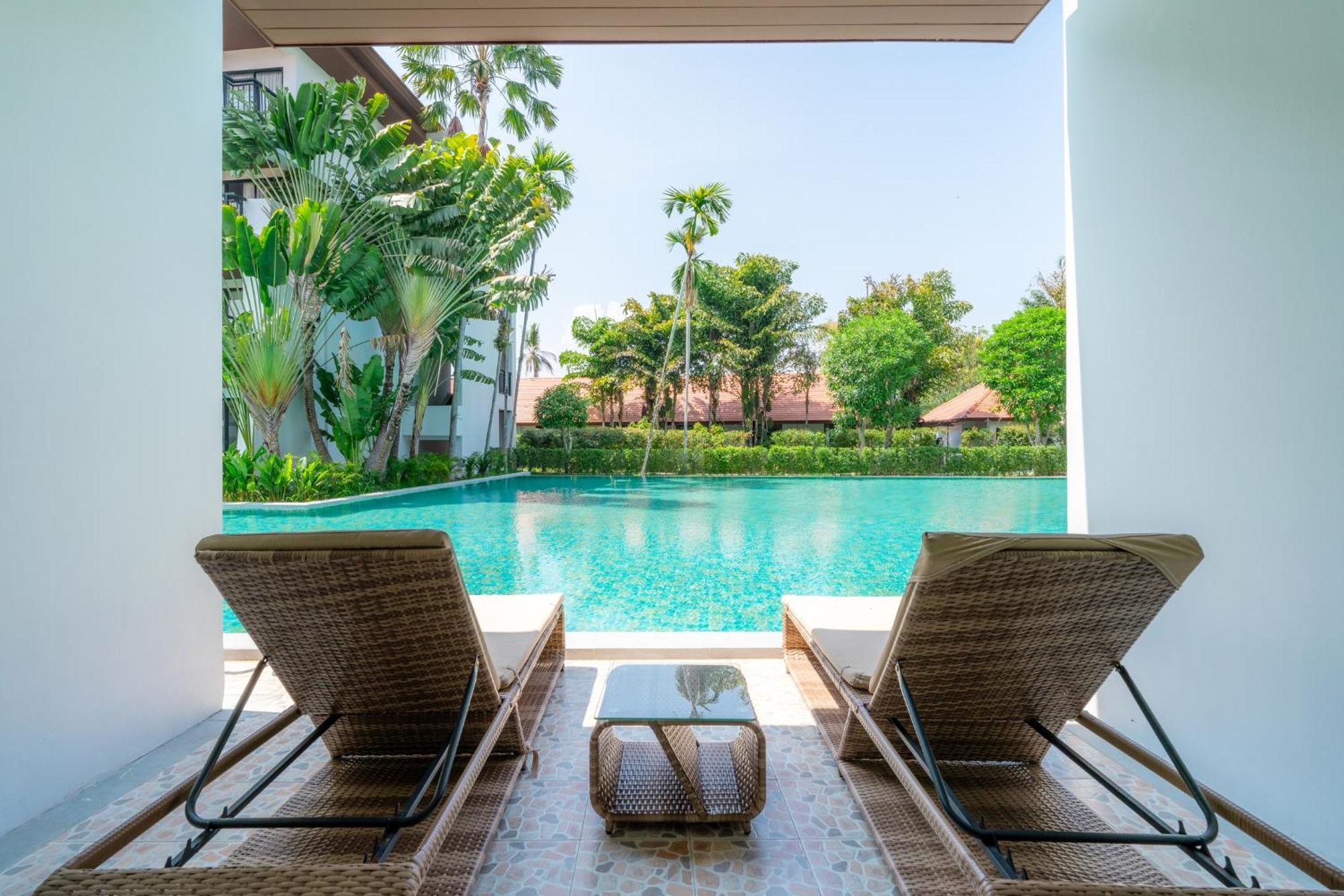 Отель Estella Phuket Майкао-Бич